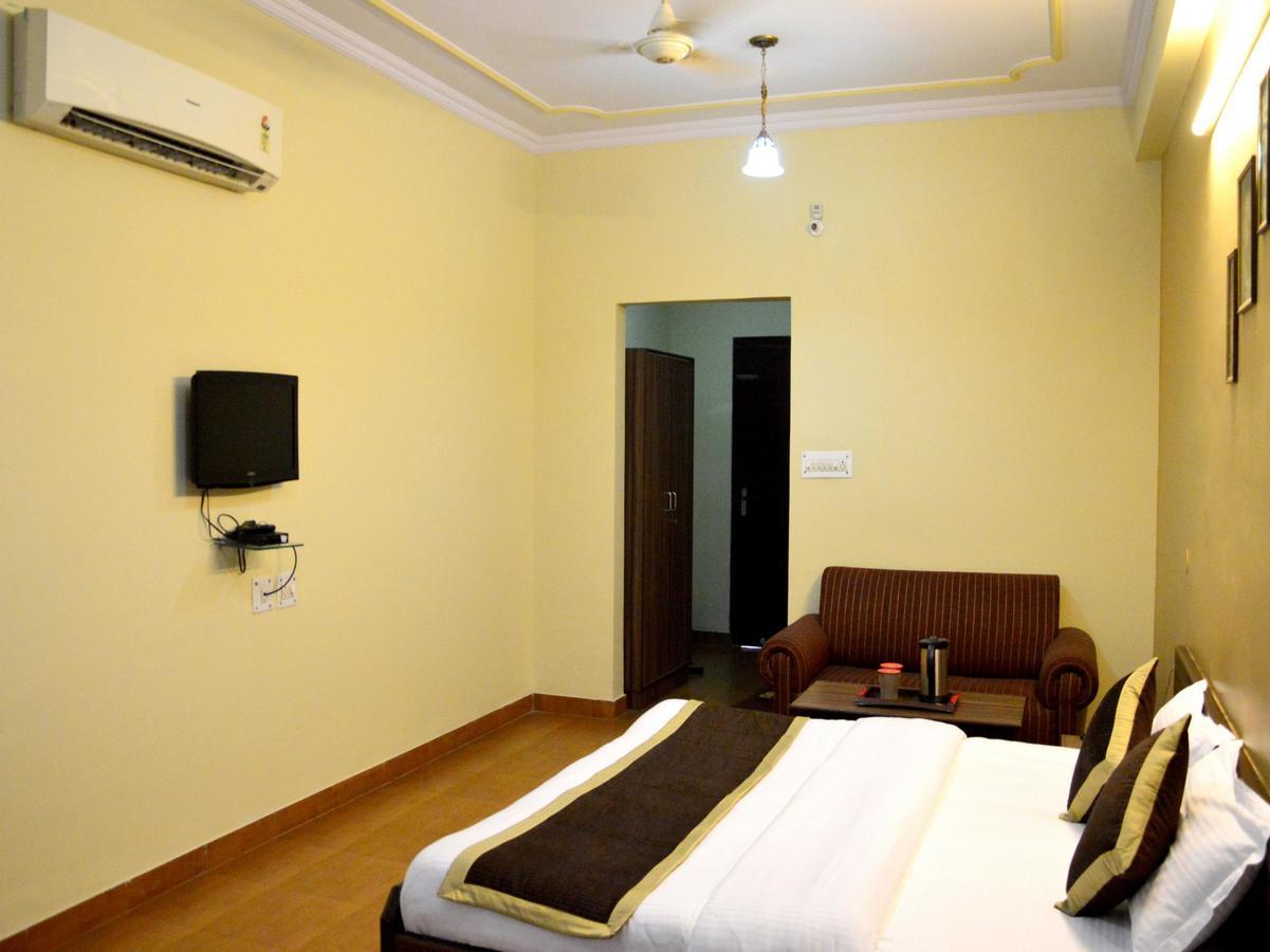 Oyo 6012 Hotel Rockwell Jaipur Luaran gambar